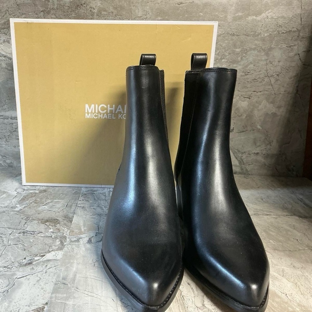 Michael Kors Kinlee Leather Ankle Boot - Picture 5 of 6